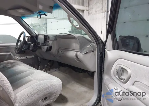 1998 Chevrolet K1500 Fleetside z USA, uszkodzony, nr VIN 1GCEK14R3WZ136352